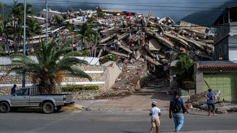 Edificios colapsados en La Guaira