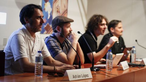 Adri�n L�pez, primero por la izquierda 