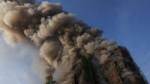 Incendio en un edificio de Hong Kong
