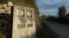 Mojones que indican la doble vertiente de la V�a de la Plata.