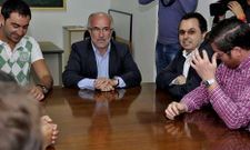 Jos� Juan Dur�n se reuni� en la cofrad�a con las organizaciones del mar y con el Concello.