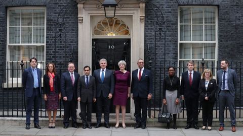 Ben Bradley, primero por la derecha.