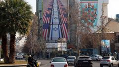 Una calle de Teher�n con un gran anuncio contra EE.UU. e Israel