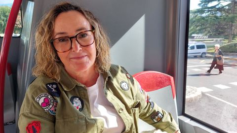 Julia Teijeiro explica que en la l�nea 5, debido a la saturaci�n de pasajeros, algunas veces hay que entrar por la puerta trasera.