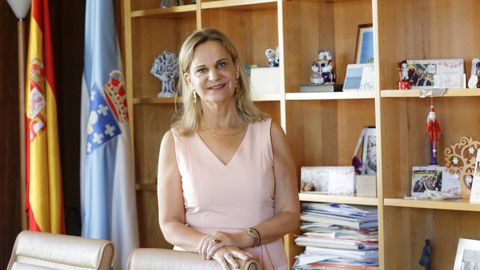 La Valedora do Pobo, Dolores Fernández Galiño, en su despacho