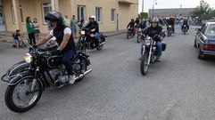 Concentraci�n de motos antiguas en Zas