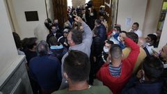 Feriantes de toda España toman la casa consistorial de Lugo pidiendo trabajar