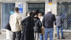 Cola en la loter�a en el casco hist�rico de Viveiro