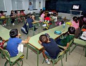 Alumnos en una clase del CEIP Froebel, durante una huelga educativa del curso 2012/2013. 