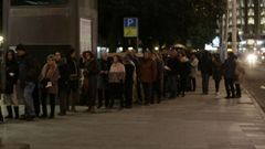 Colas en el Teatro Col�n para ver �Somos criminais�
