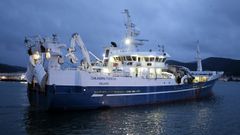 El arrastrero Chilindr�n Primero zarpa de Celeiro