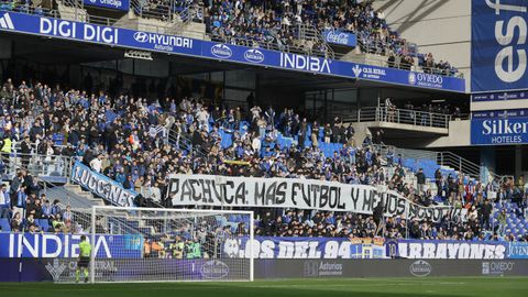 Pancarta desplegada antes del Oviedo-Celta: 'Pachuca: m�s f�tbol y menos negocio'