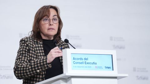La consellera de Territorio, Vivienda y Transición Ecológica y portavoz del Govern, Sílvia Paneque, durante la rueda de prensa tras el Consell Executiu semanal en la que anunció la obligatoriedad de las mascarillas en los centros sanitarios.