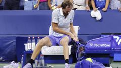 Caos y bochorno en el partido entre Bonzi y Medvedev del US Open