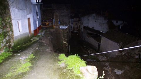 El derrumbe fue un domingo a las ocho de la tarde. Este es el aspecto que presentaba la zona poco despu�s