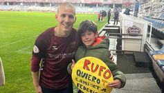 Federico, en el partido del Pontevedra, cuando Rufo le regal� su camiseta