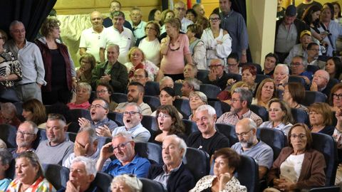 PLENO MOCION DE CENSURA EN EL CONCELLO DE RIBEIRA, DONDE LUIS PEREZ BARRAL ALCALDE DEL BNG CEDE EL BASTON DE MANDO A LA NUEVA ALCALDESA MARIA JOSE SAMPEDRO CANDIDATA DEL PP, PRIMERA MUJER EN ESTE PUESTO.