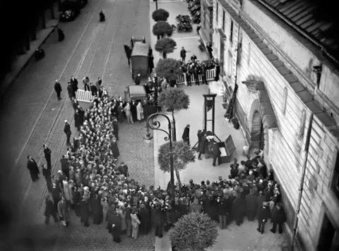 La guillotina asesin� por �ltima vez en Francia en noviembre de 1977. 