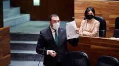 El presidente del Principado, Adri�n Barb�n, en la Junta