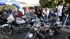 Las motos rugieron en el paseo mar�timo de Xuvia, en Nar�n