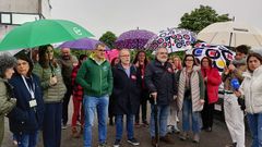 Los representantes de los sindicatos sanitarios, delante de la Consellería de Sanidade