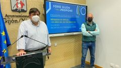 Pelayo Barcia y Jes�s Mart�nez Salvador en la rueda de prensa de presentaci�n de su propuesta para el fomento del empleo