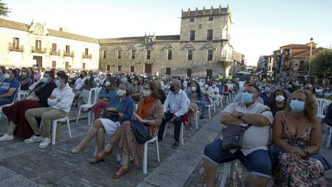 Aforos y p�blico sentado para disfrutar de los conciertos del albari�o