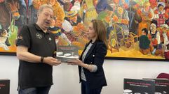 El presidentede O Poti�os, Manuel Blanco, y la secretaria de la Asociaci�n de Pulpeiros do Carballi�o, Mar�a del Mar Lage