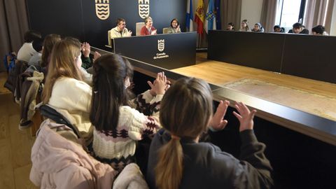 Primera sesi�n del segundo Consello da Infancia de Pontevedra, celebrado en el sal�n de plenos del Concello