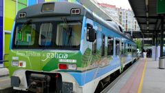 Uno de los convoyes utilizados en anteriores campa�as del servicio Trens Tur�sticos de Galicia, que empez� a funcionar en el 2013