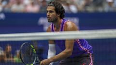 Carlos Alcaraz, durante el partido de dobles mixto con Serena Williams