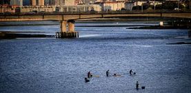 El p�sito y la plataforma en Defensa da R�a de O Burgo se concentraron la pasada semana delante de la Delegaci�n del Gobierno. 