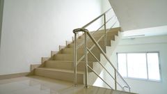Imagen de archivo del rellano de unas escaleras
