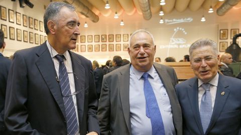 Los empresarios José María Castellano y Manuel Jove con el profesor José Luis Meilán Gil