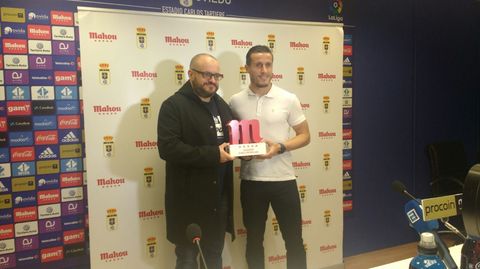 Christian Fern�ndez recoge el premio Jugador 5 Estrellas de Mahou