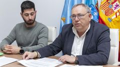 El concejal Manuel Garc�a Montes y el alcalde, Jos� Manuel L�pez Varela, durante la presentaci�n de los presupuestos