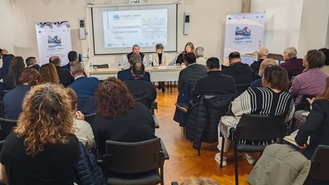 A la jornada asistieron representantes de las Administraciones y de los GALP