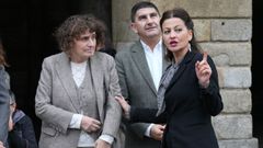 La alcaldesa de Santiago, Goretti Sanmartn, el delegado del Gobierno, Pedro Blanco, y la ministra de Juventud e Infancia, Sira Rego, este mircoles en Santiago 