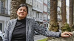 Carmen P�rez Parapar, retratada en la plaza de Amboage de Ferrol