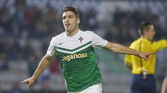 Iv�n Gonz�lez es habitual en el carril derecho del Racing de Ferrol