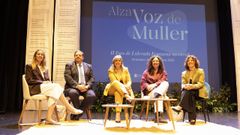 Las autoridades, ayer en el acto celebrado en la Casa da Cultura.