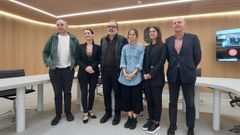 La directiva de la Escola de Arquitectura de A Coru�a, con la concejala de Promoci�n da Cidade de Pontevedra, Anabel Gul�as