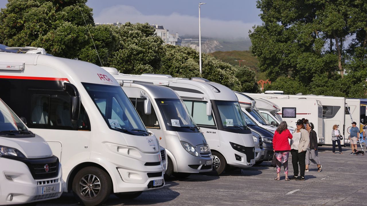 Peregrinos que llevan su casa a cuestas: arranca en A Coruña la IX Ruta de Autocaravanas Yakart Camino de Santiago