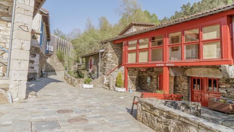 La aldea cuenta con 21 habitaciones y dos apartamentos independientes