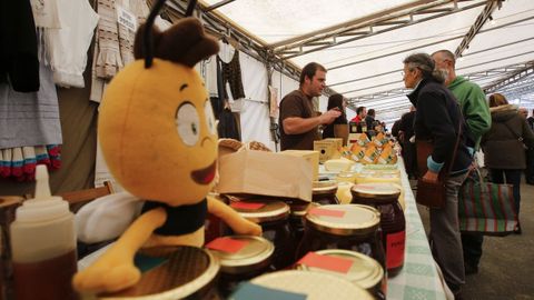 Foto de archivo de una feria de promoci&oacute;n de la miel