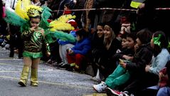 Las comparsas llenan de fiesta Pontevedra