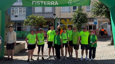 Punto de sa�da do itinerario, seguido por algo m�is de 160 persoas 