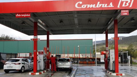 Gasolinera Combus, de Maderas Argimiro, situada en el pol�gono de Landrove.
