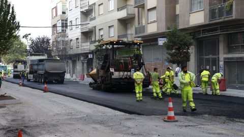 Trabajos de asfaltado de la calle Pena Trevinca m�s de cinco meses despu�s del socav�n