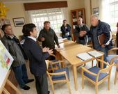 Representantes vecinales plantearon al alcalde nuevas demandas ayer en Doniños.